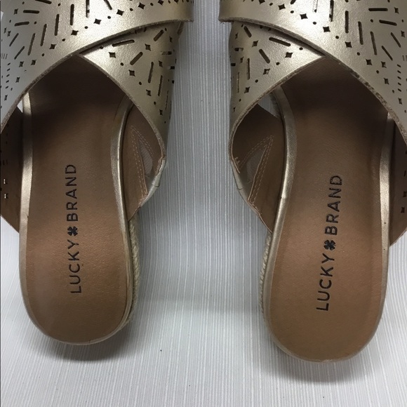 Lucky Brand Gold Slide-On Wedges - Picture 6 of 7